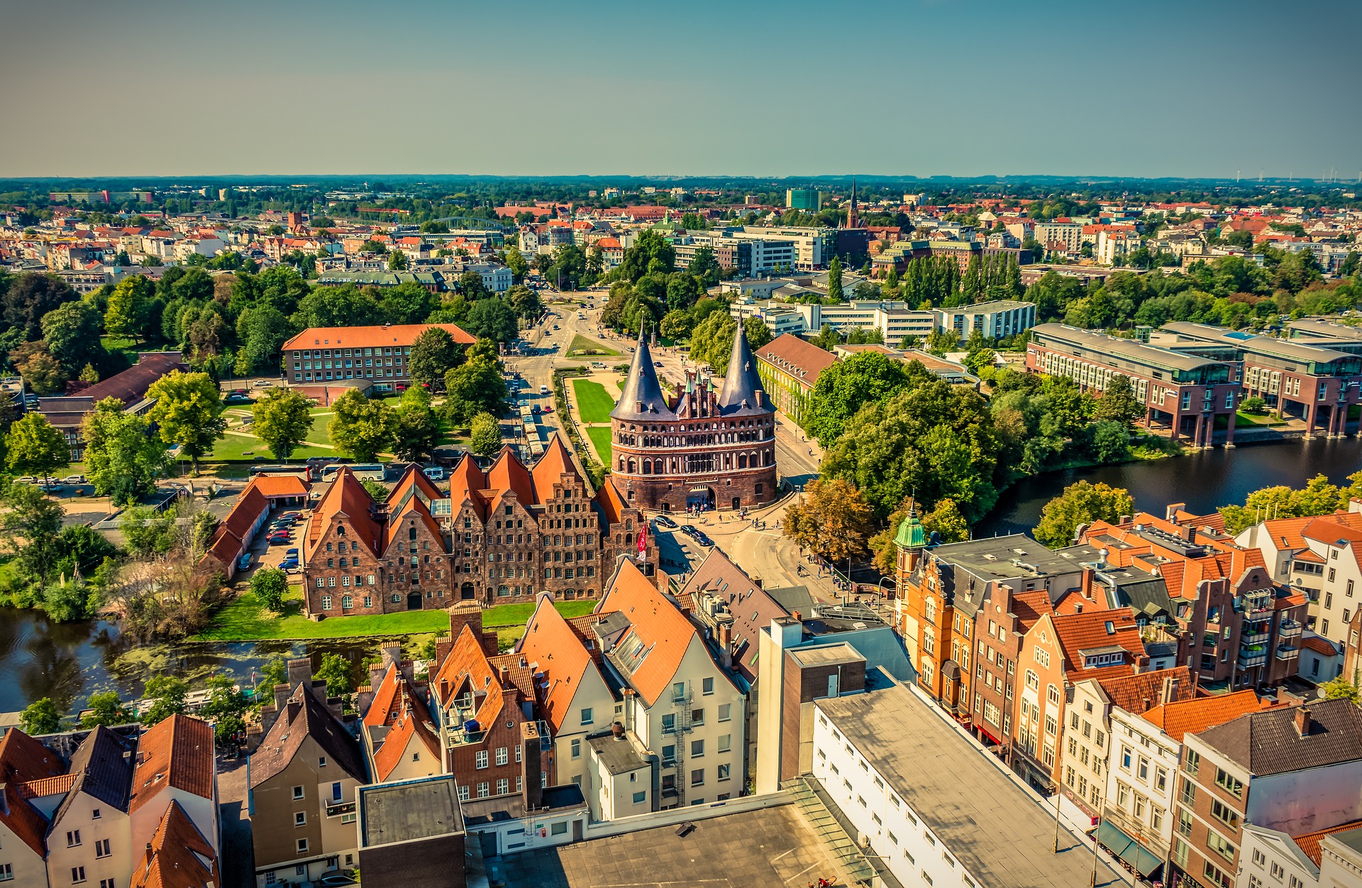 lubeck-g89aefddd0_1920