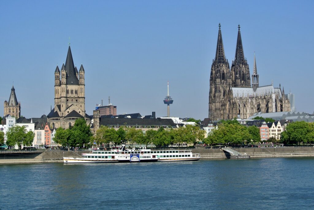 cologne-g8ebce61fe_1920